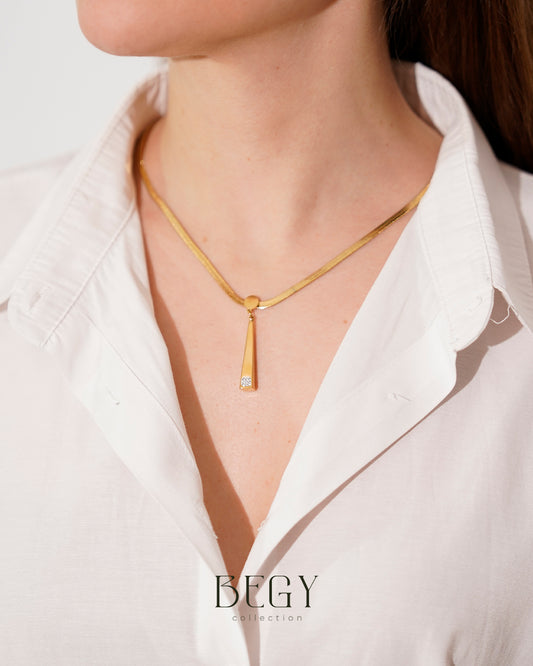 TRIANGLE SHINE GOLD KOLYE
