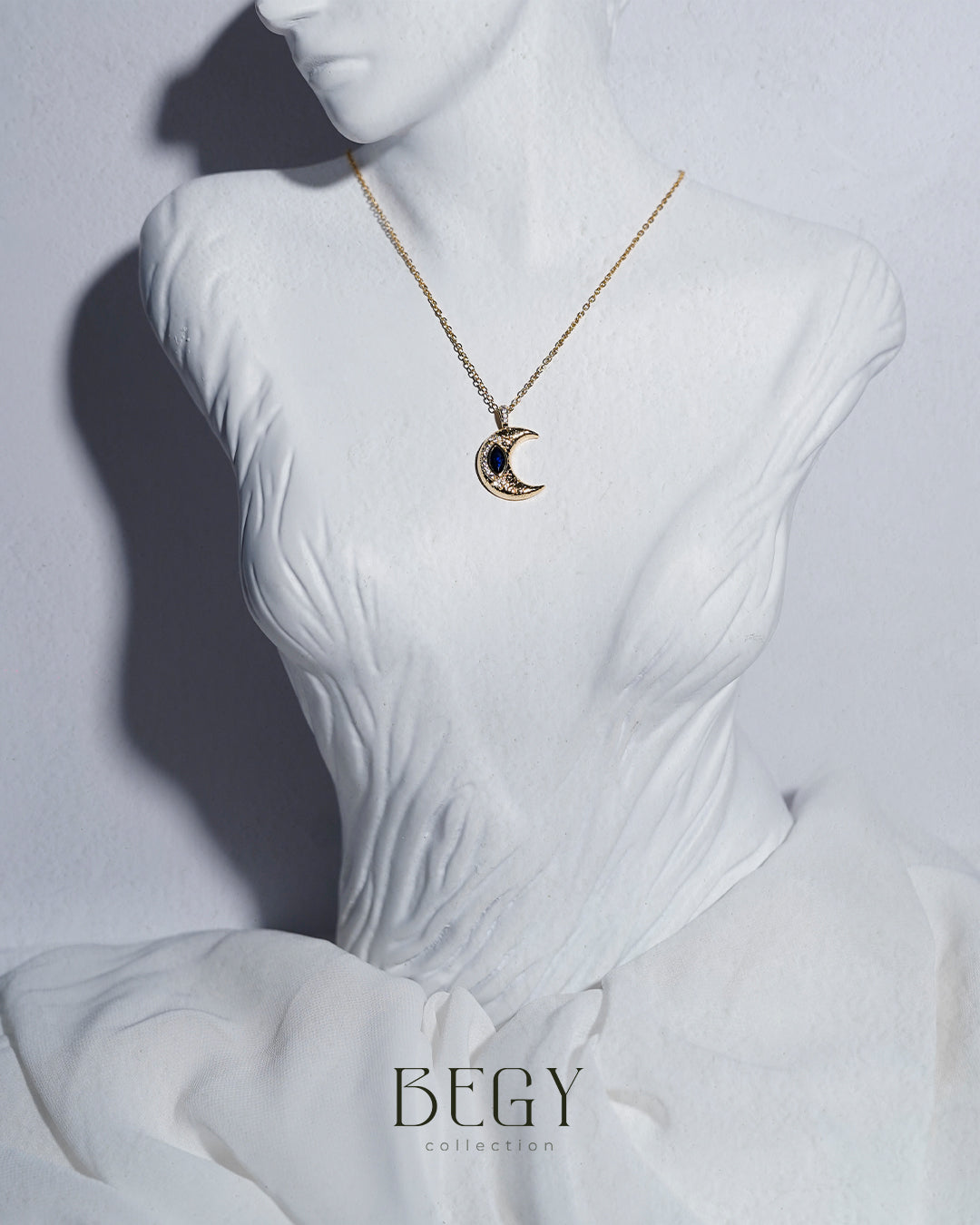 DARK SHINE MOON KOLYE