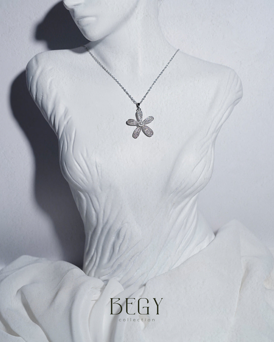 PEARL FLOWER ZİRKON KOLYE